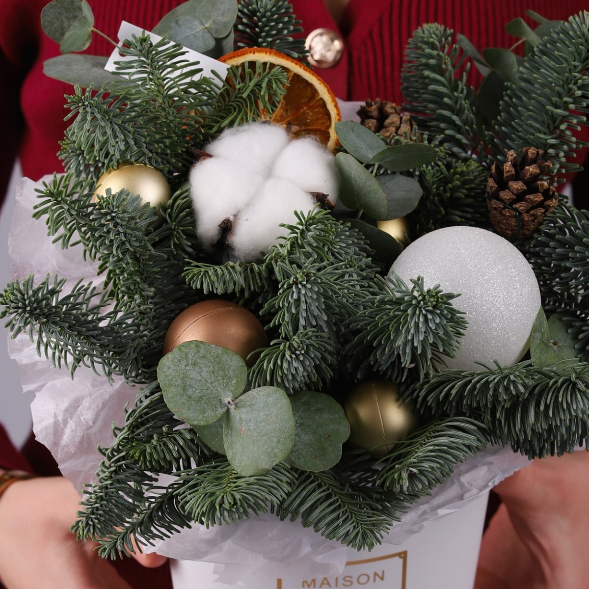 zimnyaya kompoziciya v korobke s datskoj elkoj 7